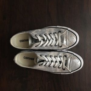 Converse never worn!!! Brand new! Retro converse!